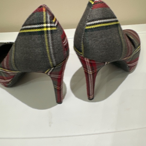 Shoes - Picture 5 of 5